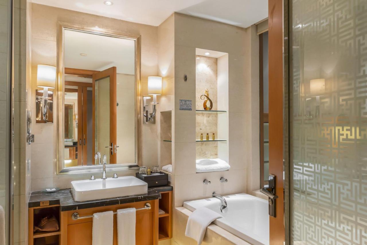 Hotel Wyndham Xinyang Downtown Extérieur photo