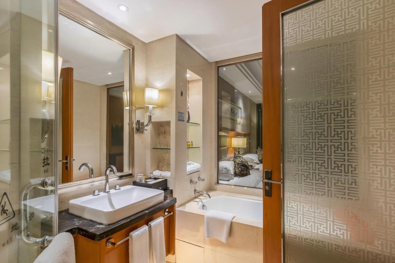 Hotel Wyndham Xinyang Downtown Extérieur photo