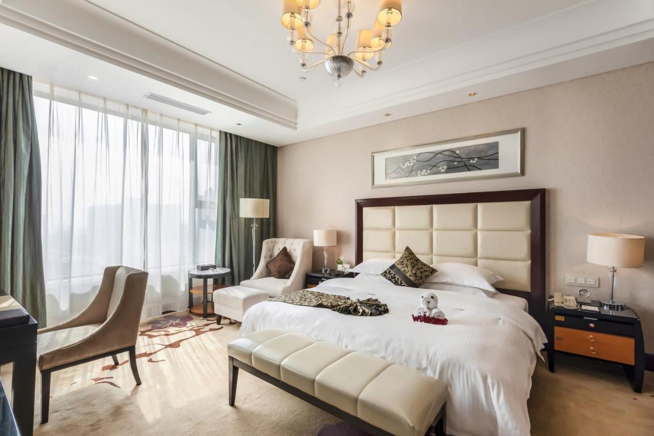 Hotel Wyndham Xinyang Downtown Extérieur photo