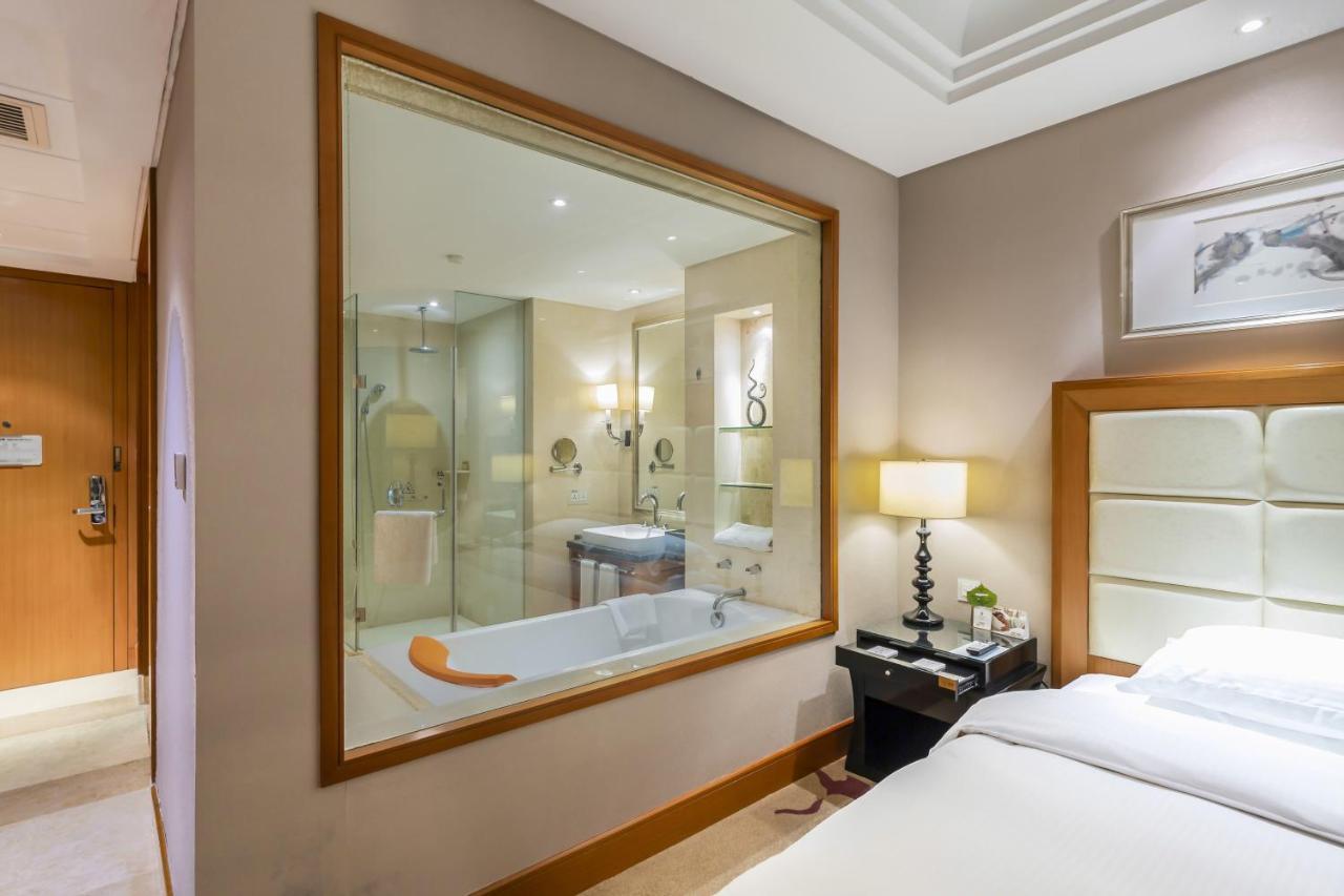 Hotel Wyndham Xinyang Downtown Extérieur photo