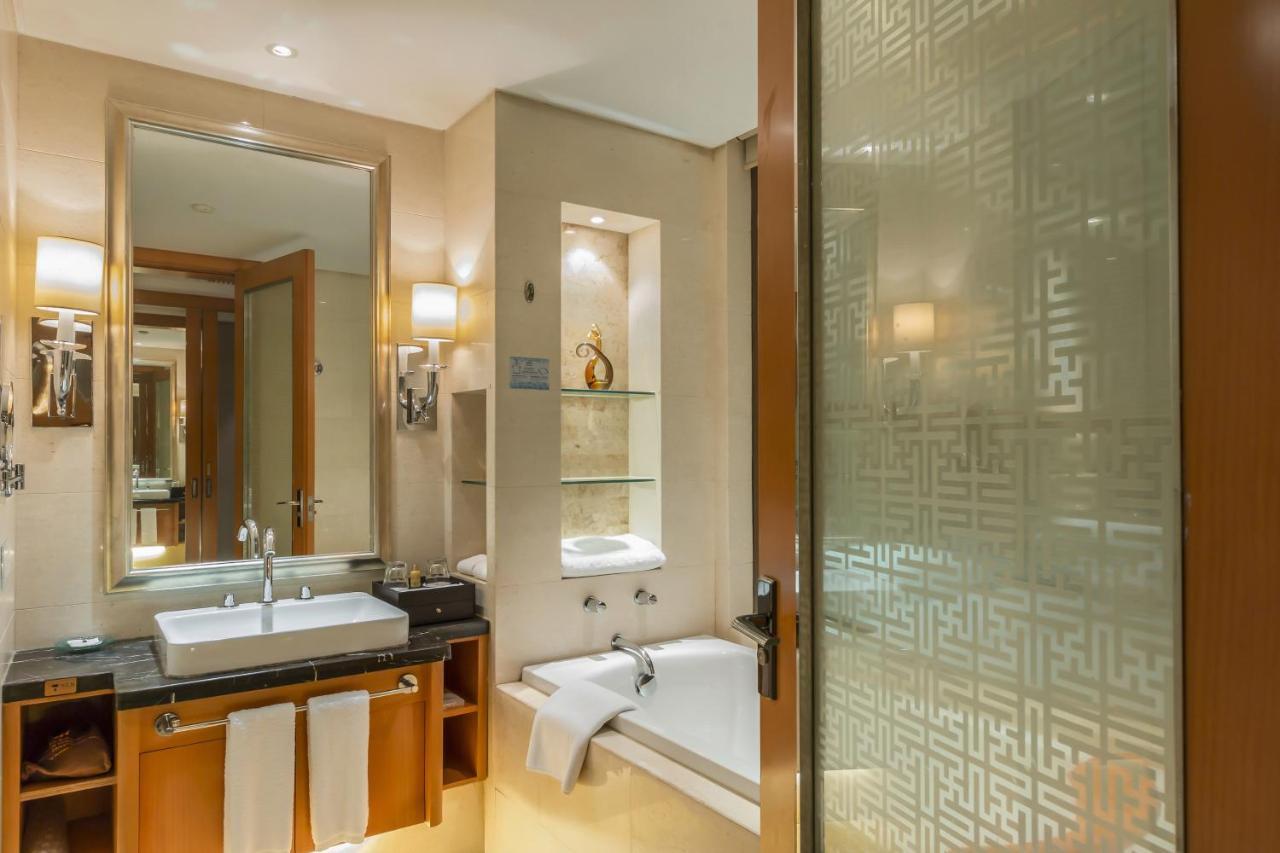 Hotel Wyndham Xinyang Downtown Extérieur photo