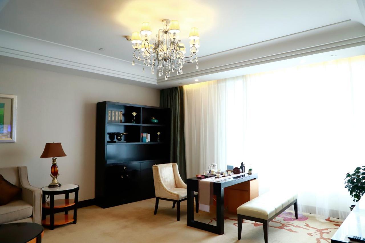 Hotel Wyndham Xinyang Downtown Extérieur photo