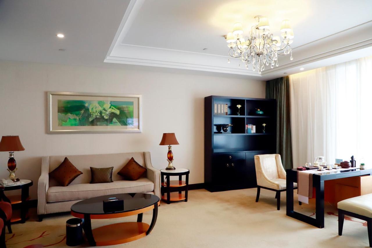 Hotel Wyndham Xinyang Downtown Extérieur photo